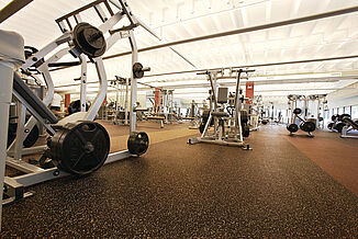 Horsham Athletic Club features a uniquely designed floorplan of REGUPOL aktiv rubber flooring promising a durable foundation for machinery. 